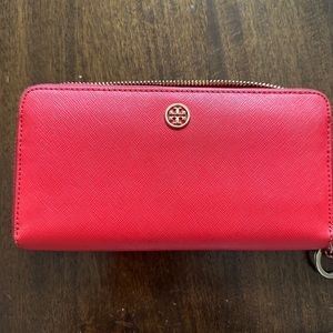 Tory Burch zip wallet